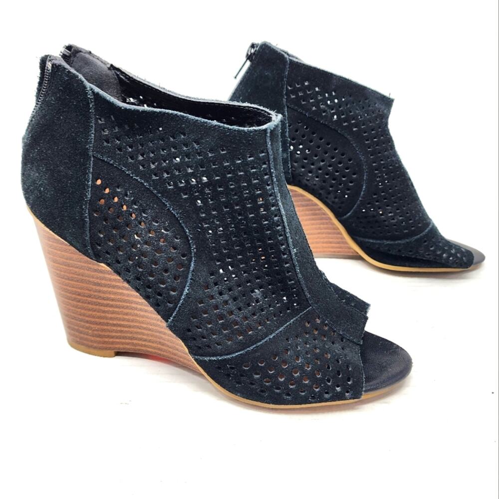 Moda Spana Black Suede Wedge Heels Peep Toe Breathable Heels Ankle Bootie Size 7